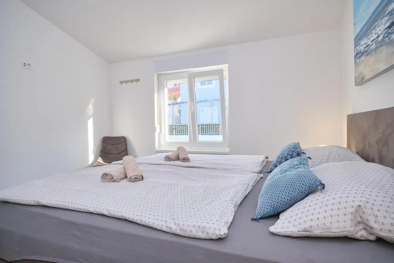 Queen'S Lodge Mastrinka By Litto Trogir 0*,