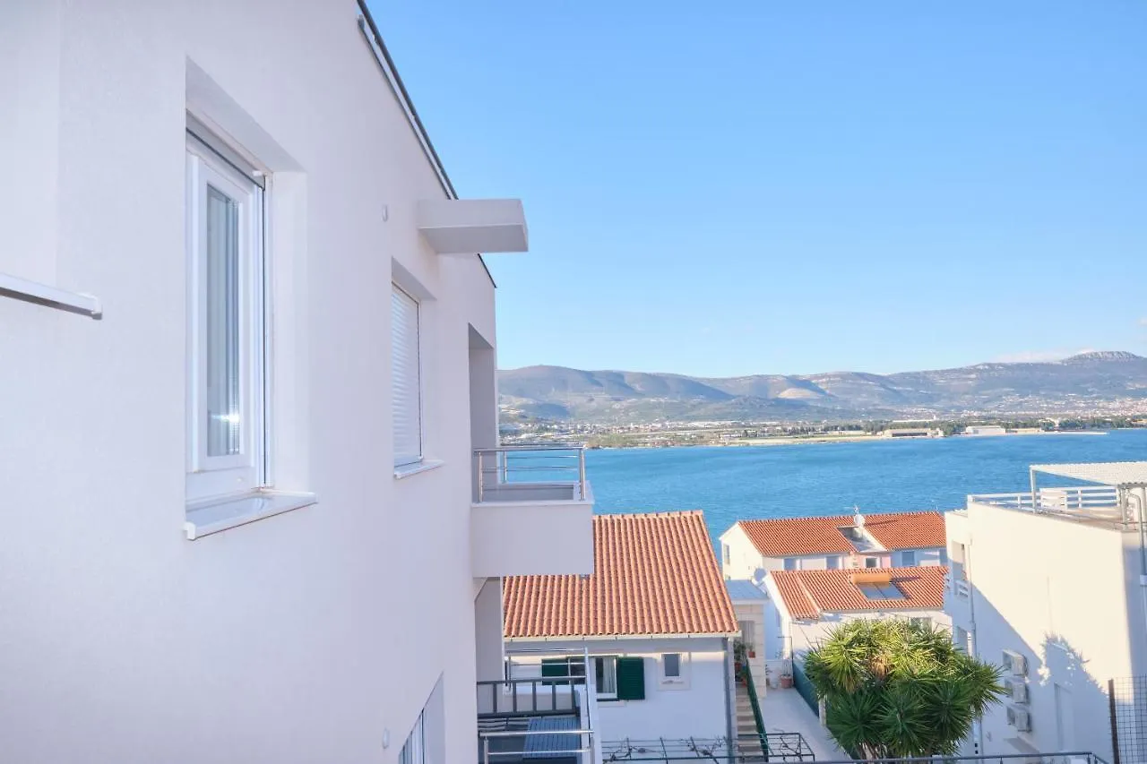 Queen'S Lodge Mastrinka By Litto Trogir Apartment
