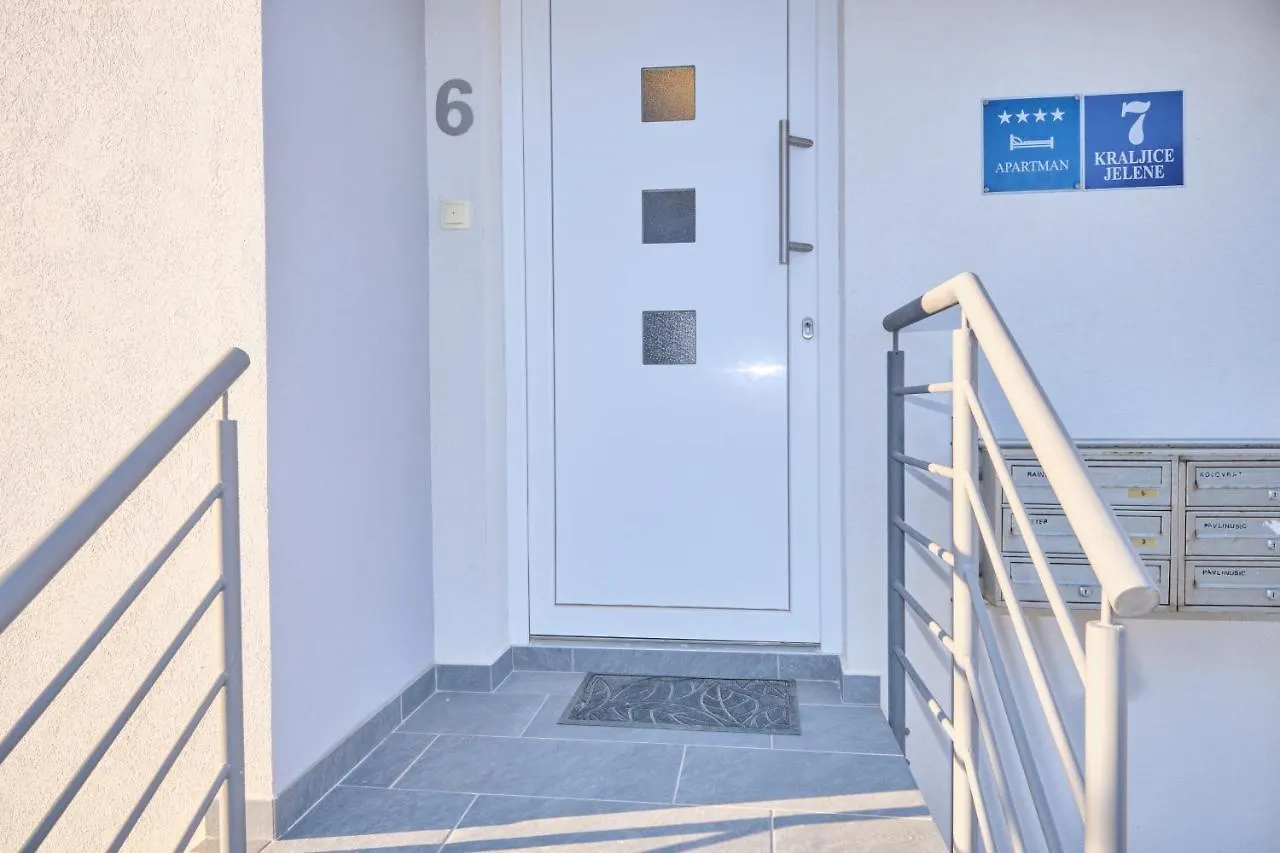Apartment Queen'S Lodge Mastrinka By Litto Trogir Croatia