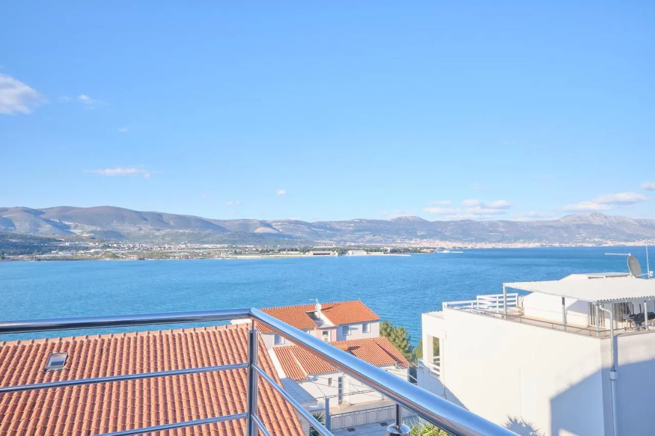 Queen'S Lodge Mastrinka By Litto Trogir Apartment