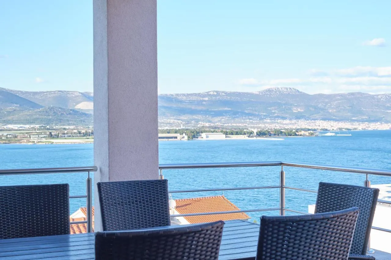 Queen'S Lodge Mastrinka By Litto Trogir