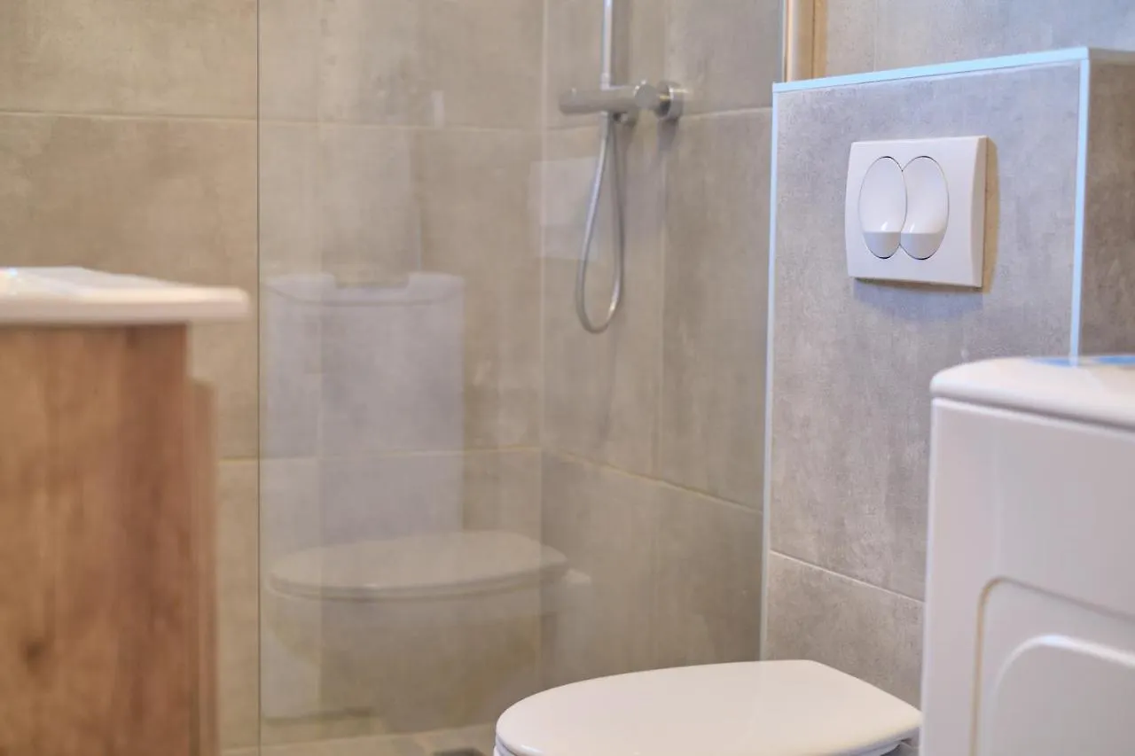 Queen'S Lodge Mastrinka By Litto Trogir Apartment
